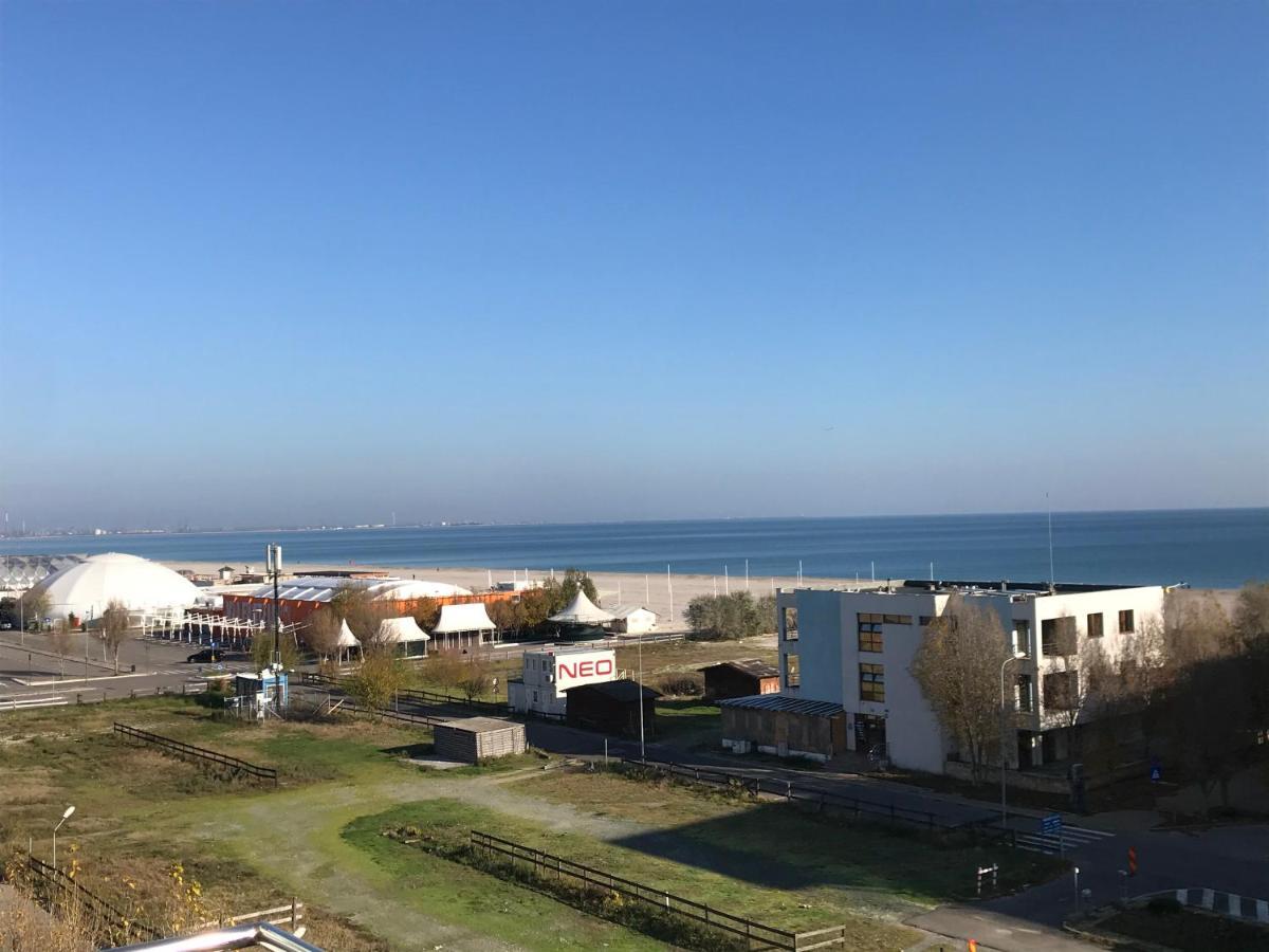 Apartament Summerland Mamaia Nord Bagian luar foto